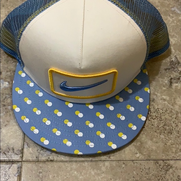 Nike True Headwear - Picture 1 of 5